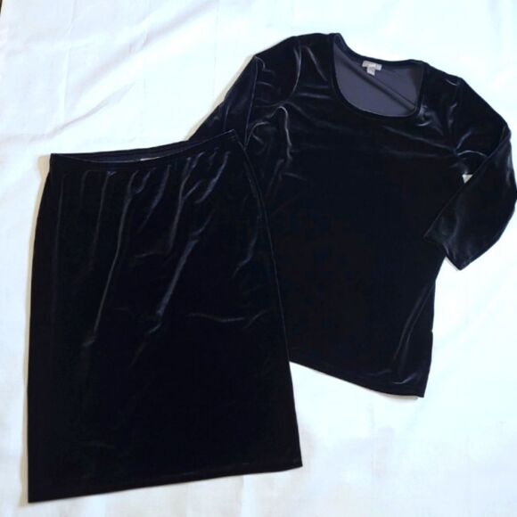 J. Jill 2 Piece Set Black Velvet Pull-on Skirt and 3/4 Sleeve Top Size XS - Picture 1 of 11